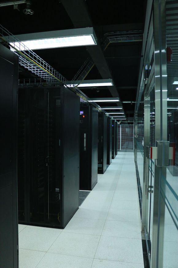 境外服务器租用费用全解析 极云天下助您锁定高性价比方案